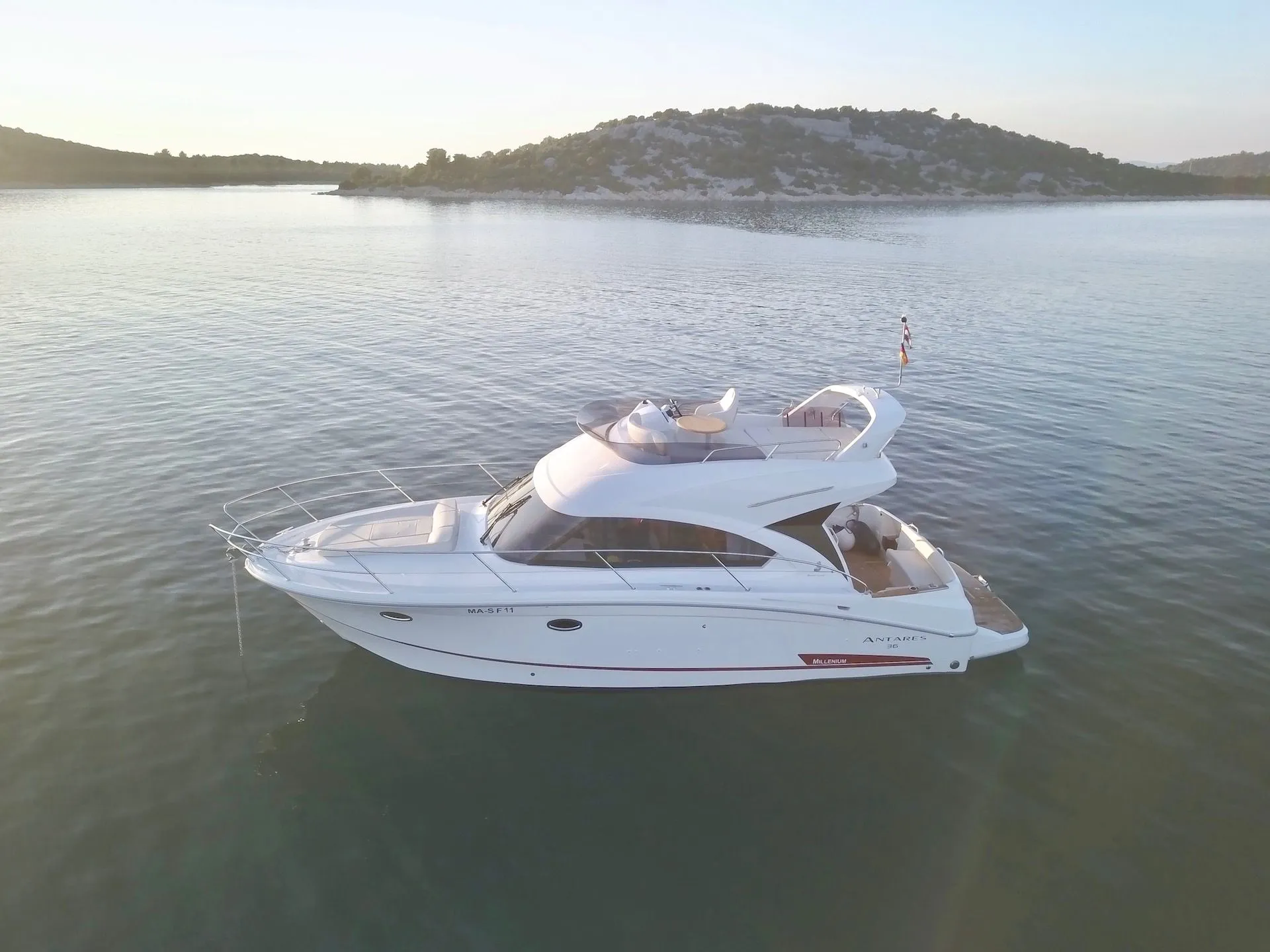 Pula 11.4m Kiralık Beneteau Antares 36 Motoryat