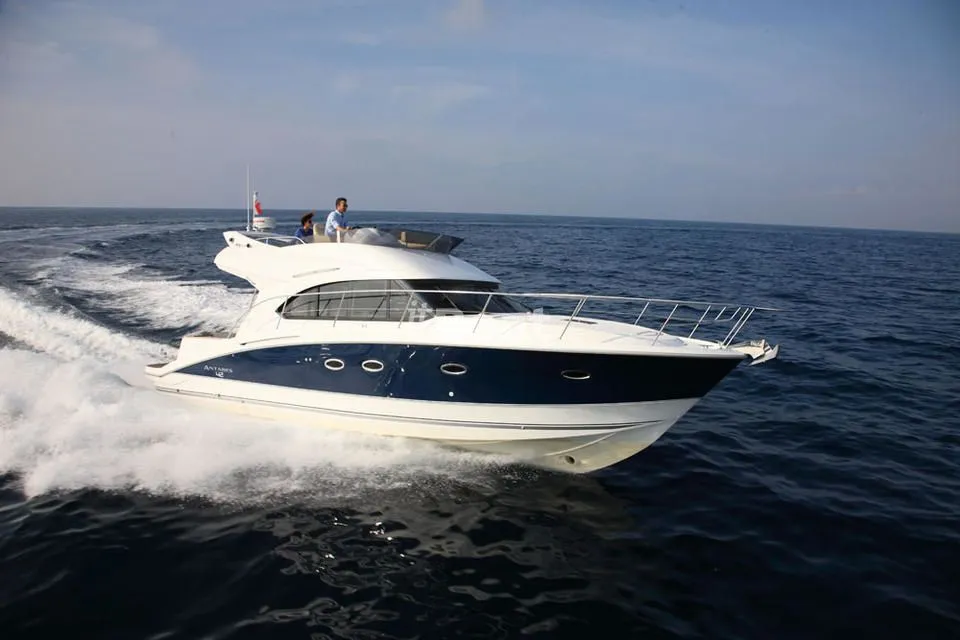 12.8m Stobreč 2 Cabin Motor Yacht Hire