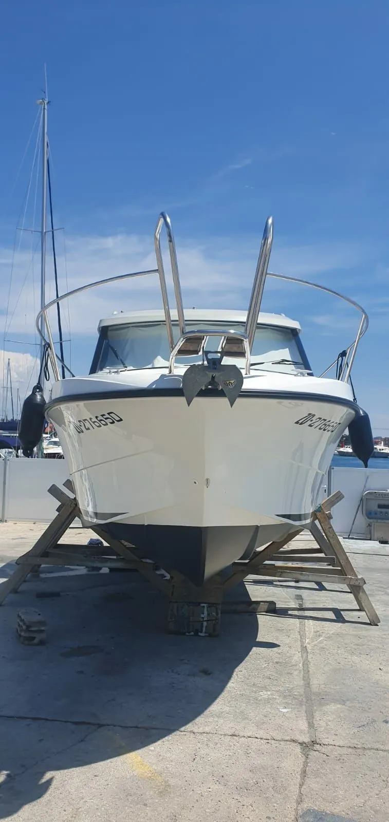 No Name Charterboot - 4