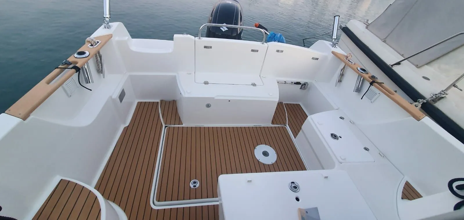 No Name Charterboot - 5