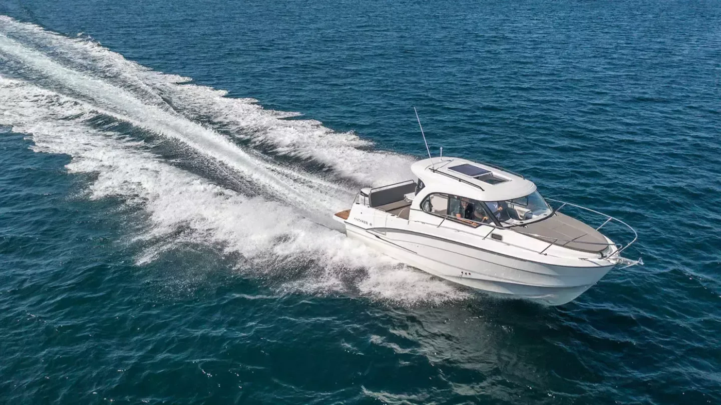 Rent a 8.06m Motor Yacht in Antibes