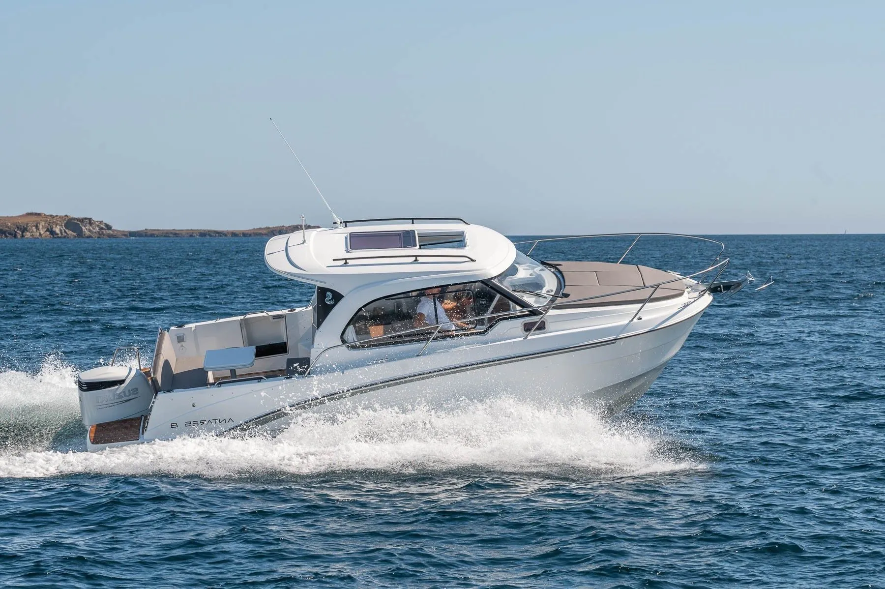 Explore Funtana on a 8.06m Rental Boat