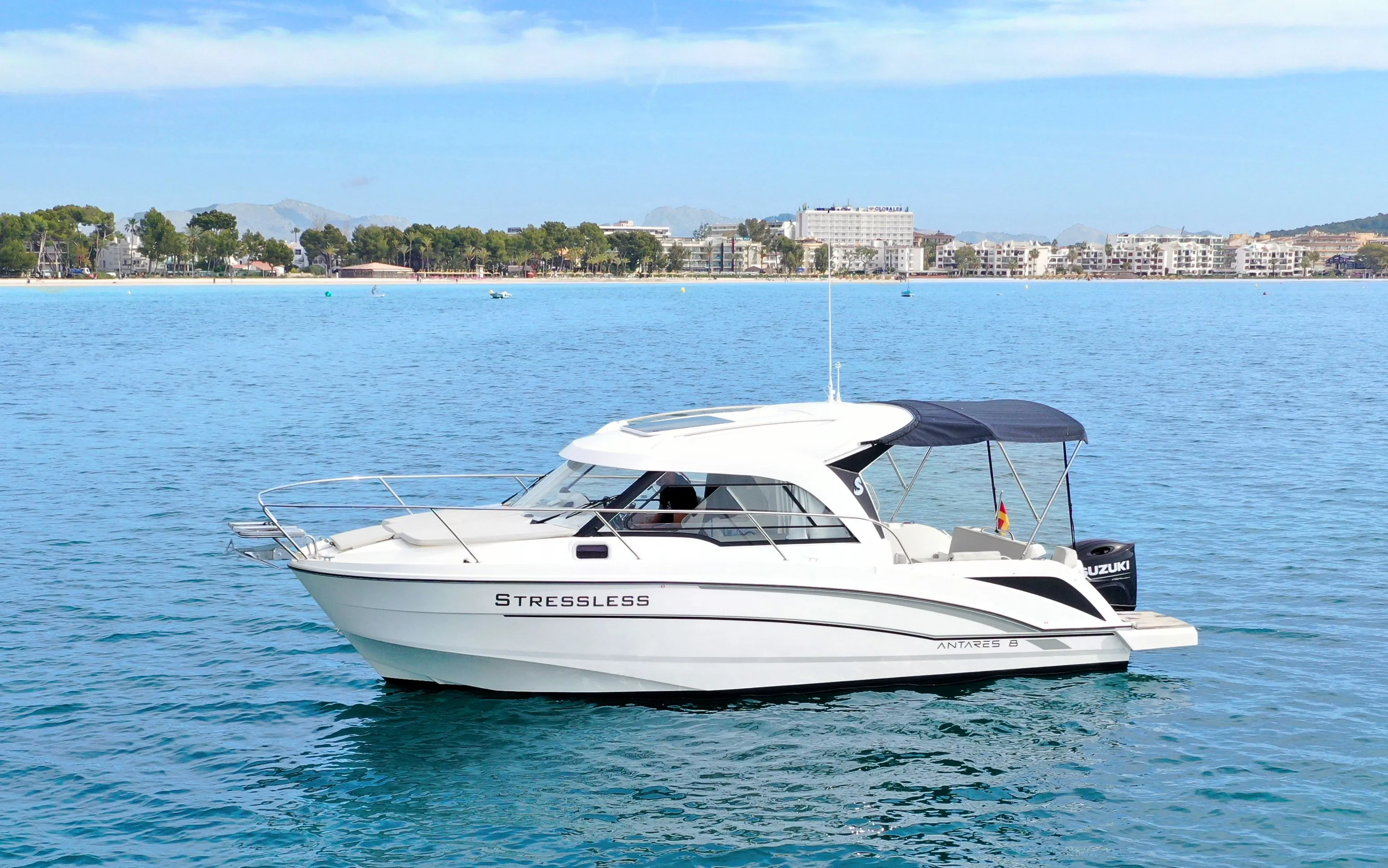 8m Alcudia Beneteau Antares 8 Motor Yacht Hire