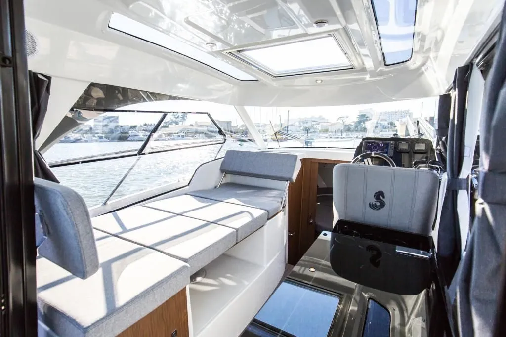 Rent a 9m Beneteau Antares 9 Motor Yacht in Krk
