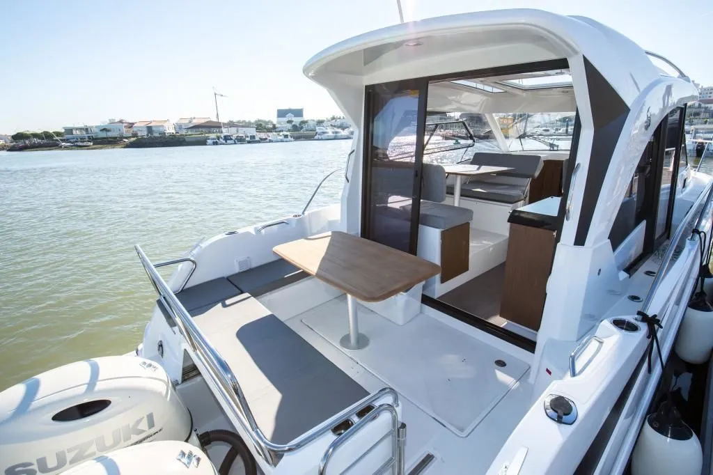 Rent a 9m Beneteau Antares 9 Motor Yacht in Krk