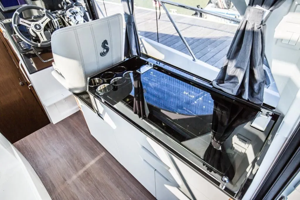 Antares 9 Charter Boat