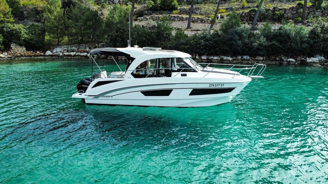Arya Charter Boat