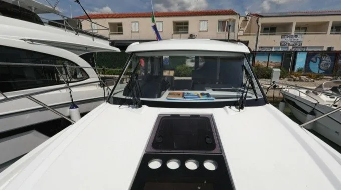 Pirovac Kiralık Beneteau Antares 9 9m Motoryat