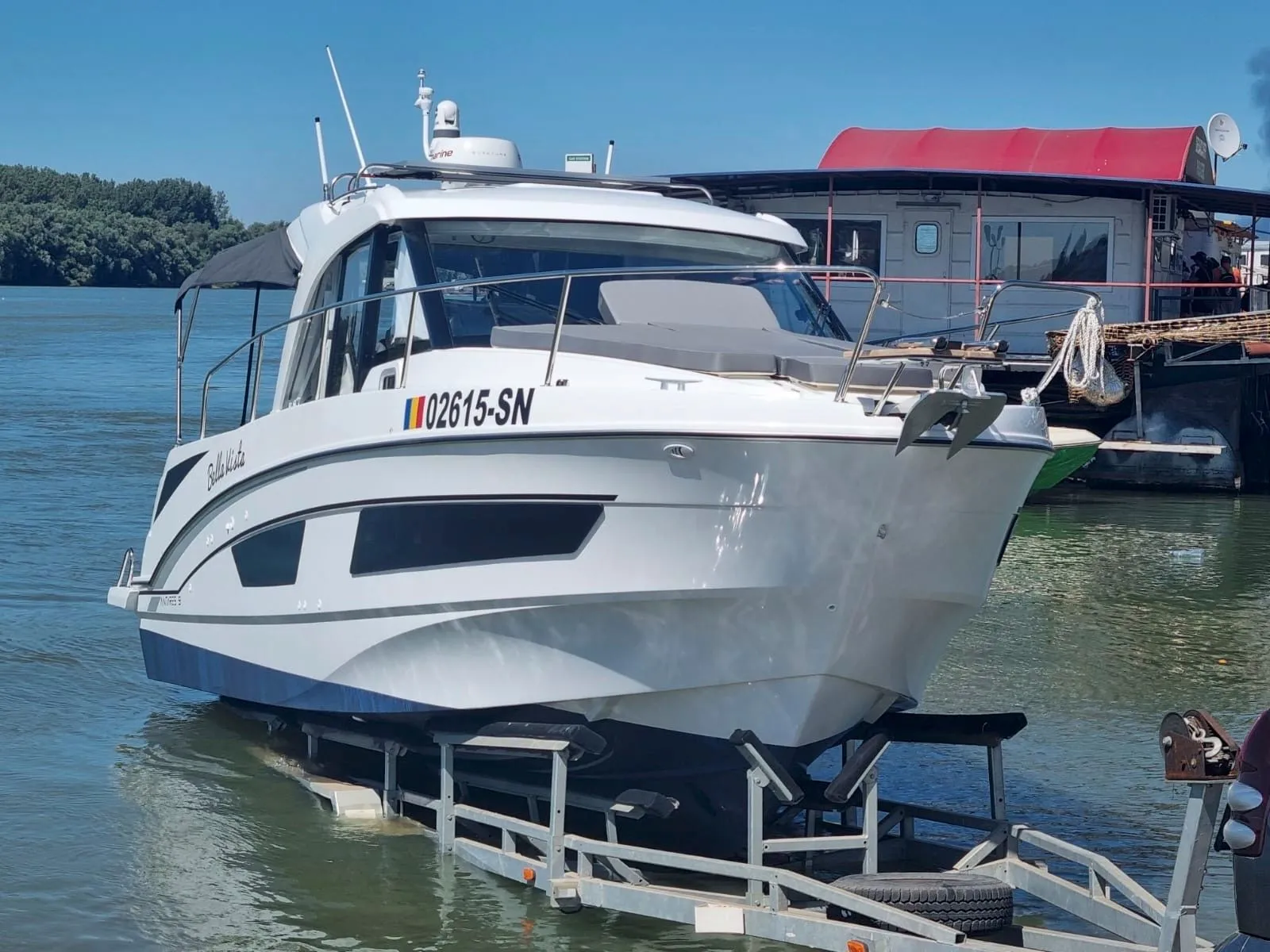 Explore Konstanca on a 9m Rental Motor Yacht Beneteau Antares 9