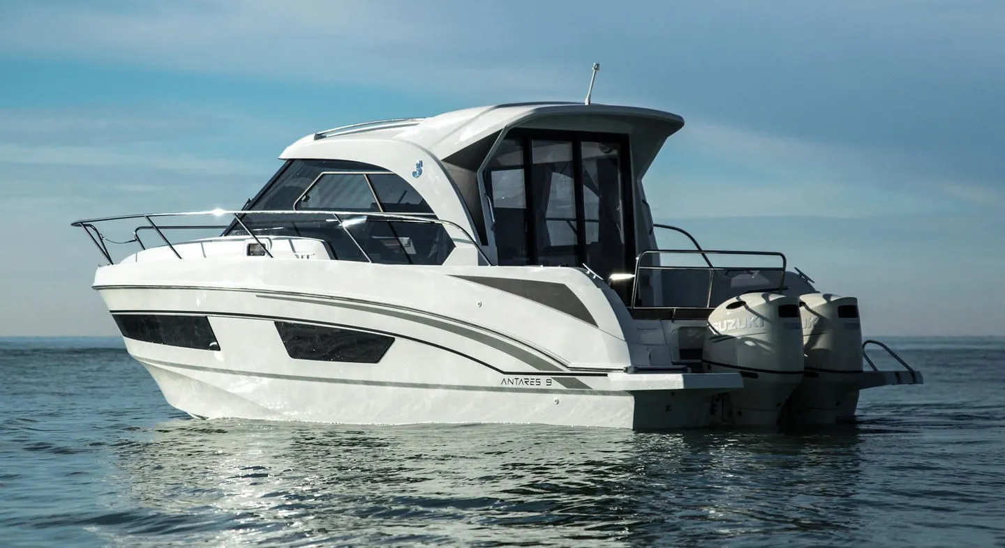 Explore Medulin on a 9.12m 2 Cabin Motor Yacht Rental