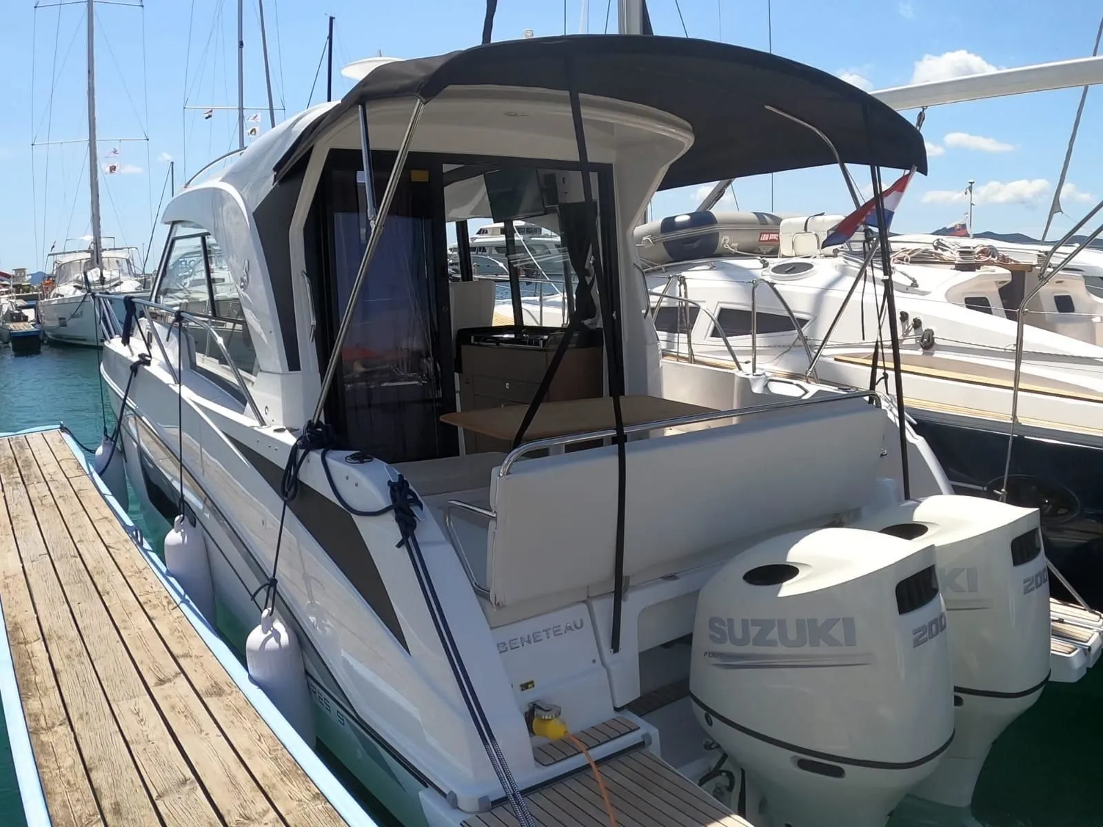 Queen Korina Charter Boat