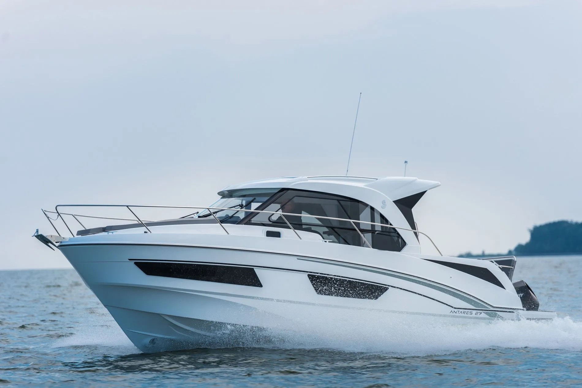 8.25m Wilkasy 2 Cabin Motor Yacht Hire