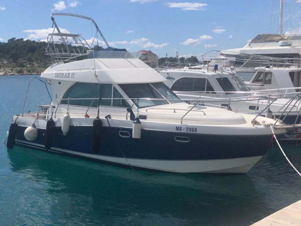 Shiraz 2 Charter Boat