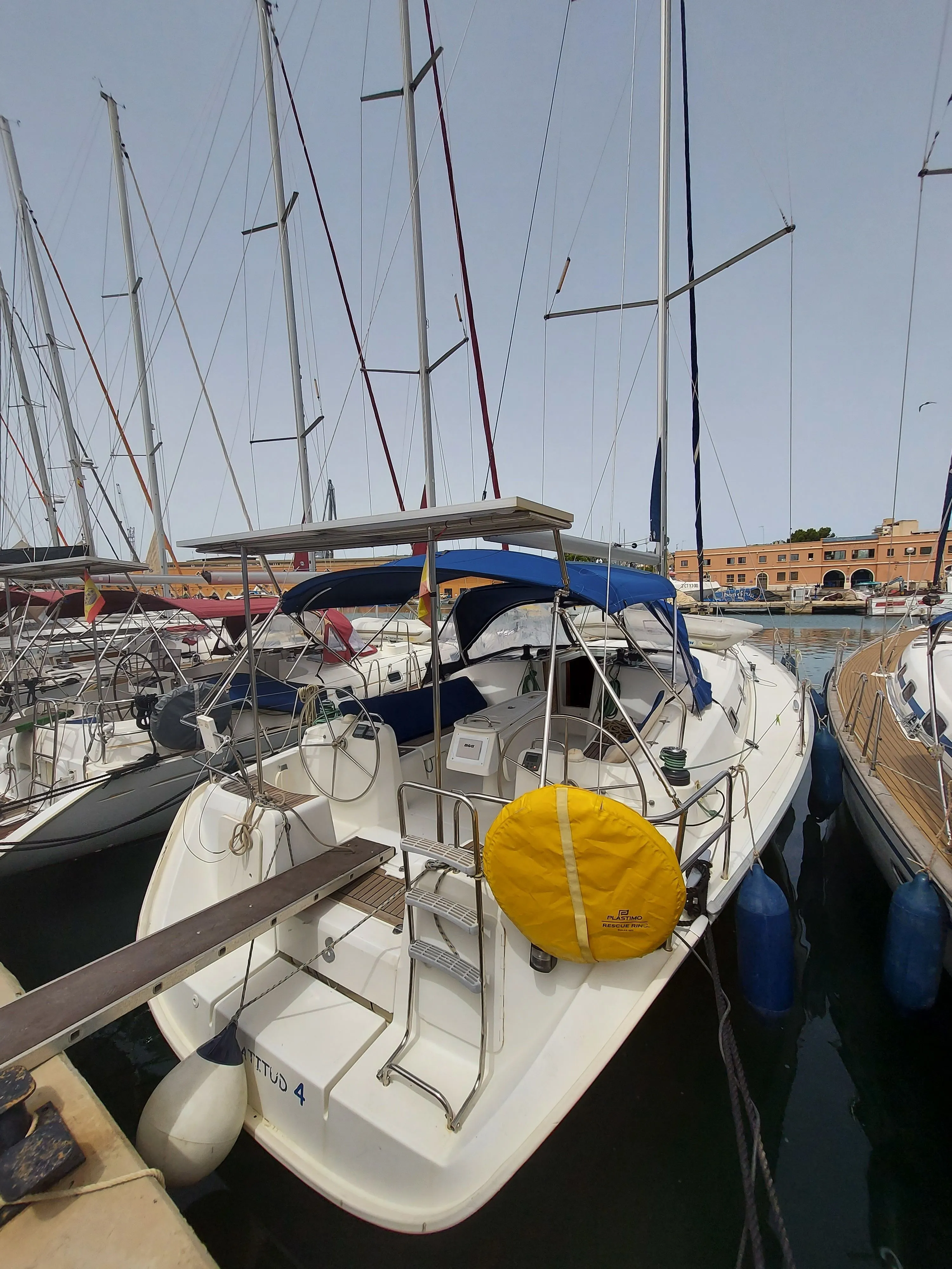 Чартер Latitud 4 - 3