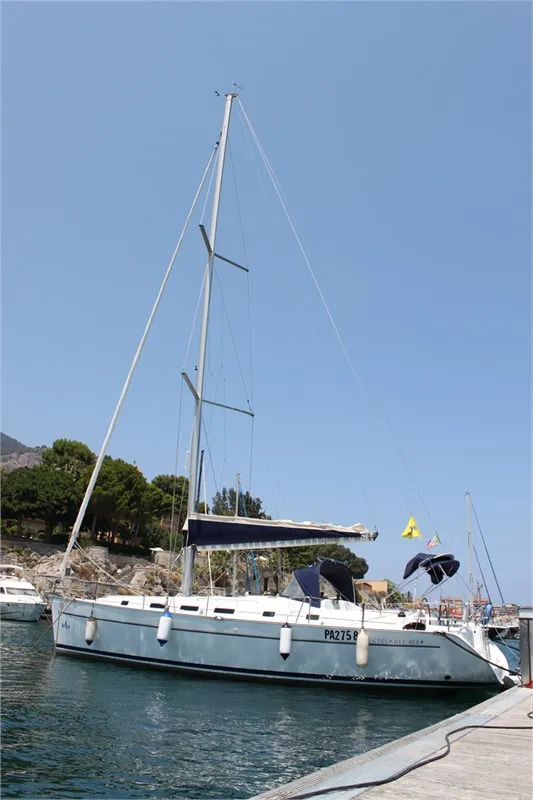 13.25m Salerno Sailing Yacht Beneteau Cyclades 43.4 Hire