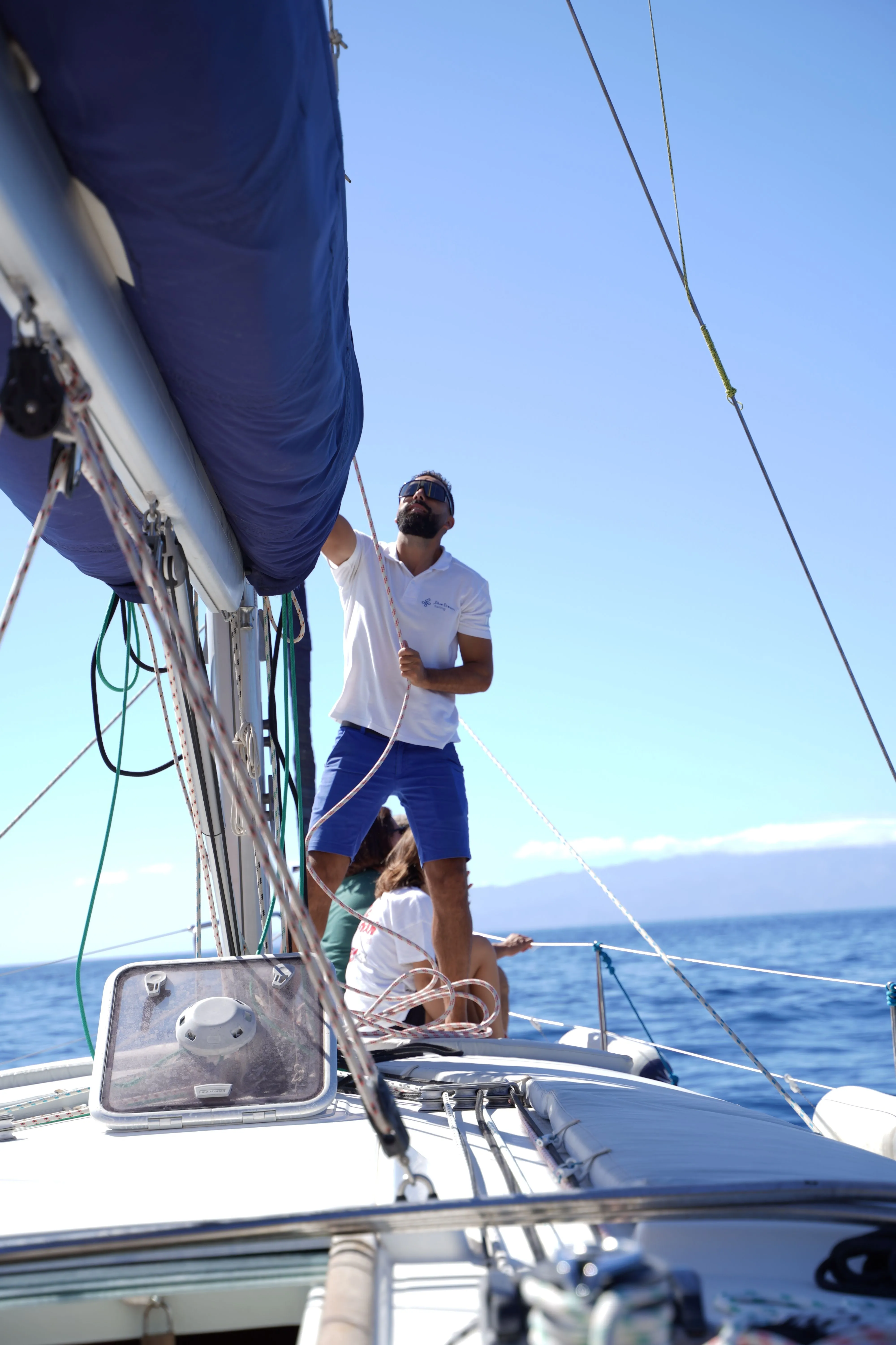 Charter a 12.94m Beneteau Cyclades 43.4 in Acantilados de Los Gigantes