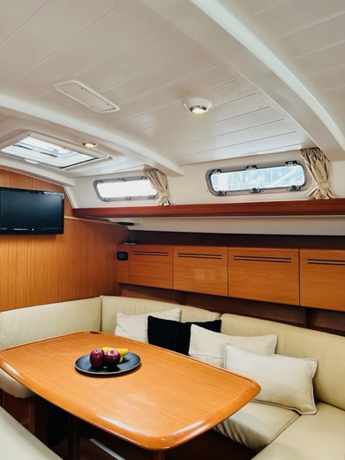 Gentle Wind Charter Boat