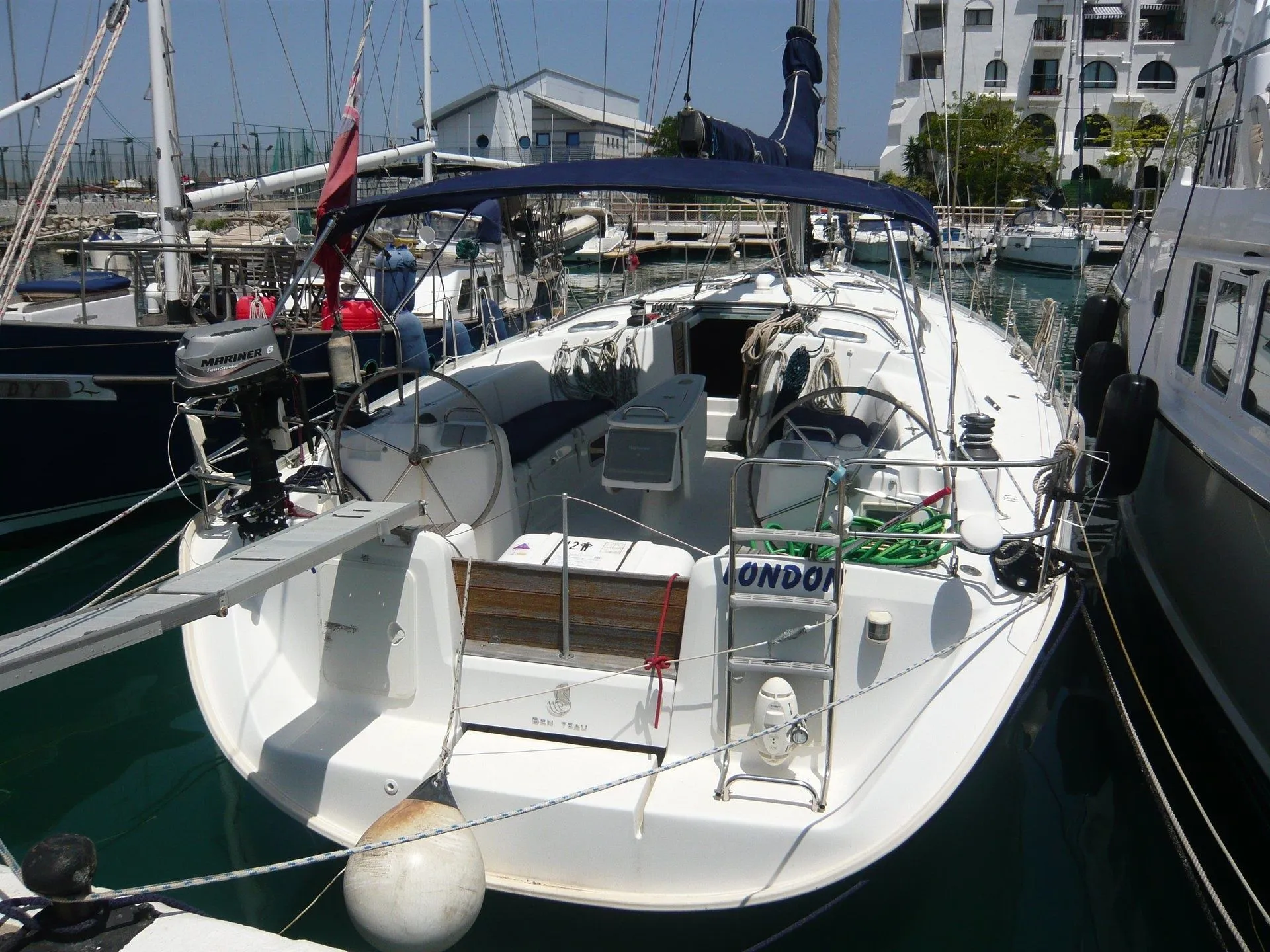 Charter a 15.54m Beneteau Cyclades 50 in Portimão