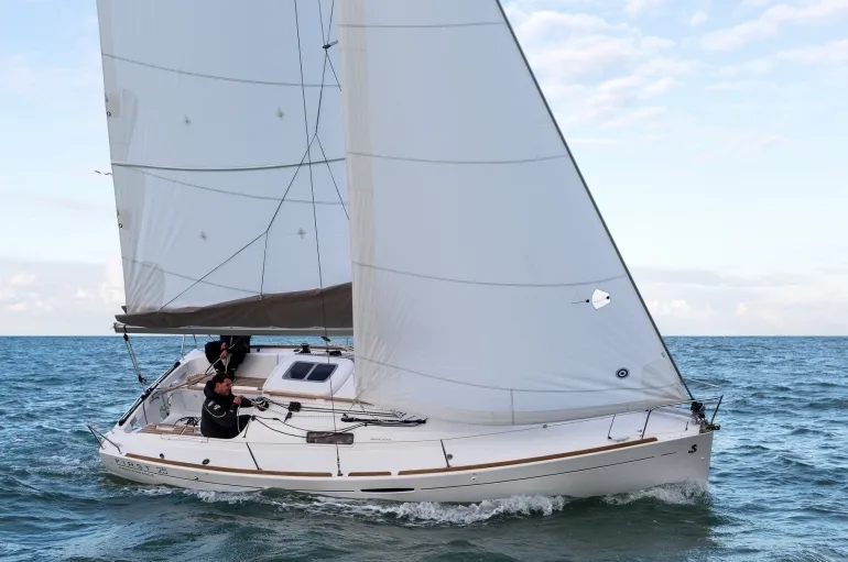 Boot - Explore Arzon on a 7.8m Rental Sailing Yacht