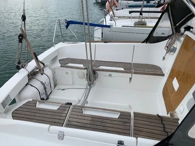 Charter a 7.9m Beneteau First 25.7 QR Sailing Yacht in Quiberon