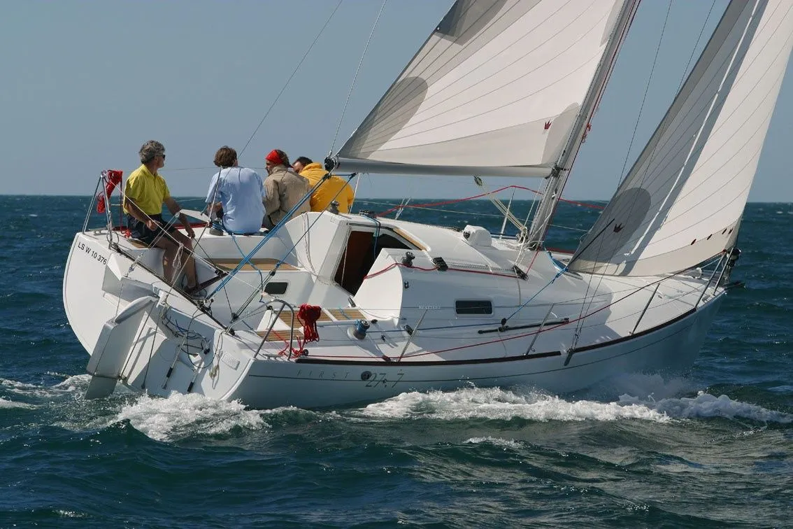 Rent a 8.85m Sailing Yacht Beneteau First 27.7 in La Trinite-sur-Mer