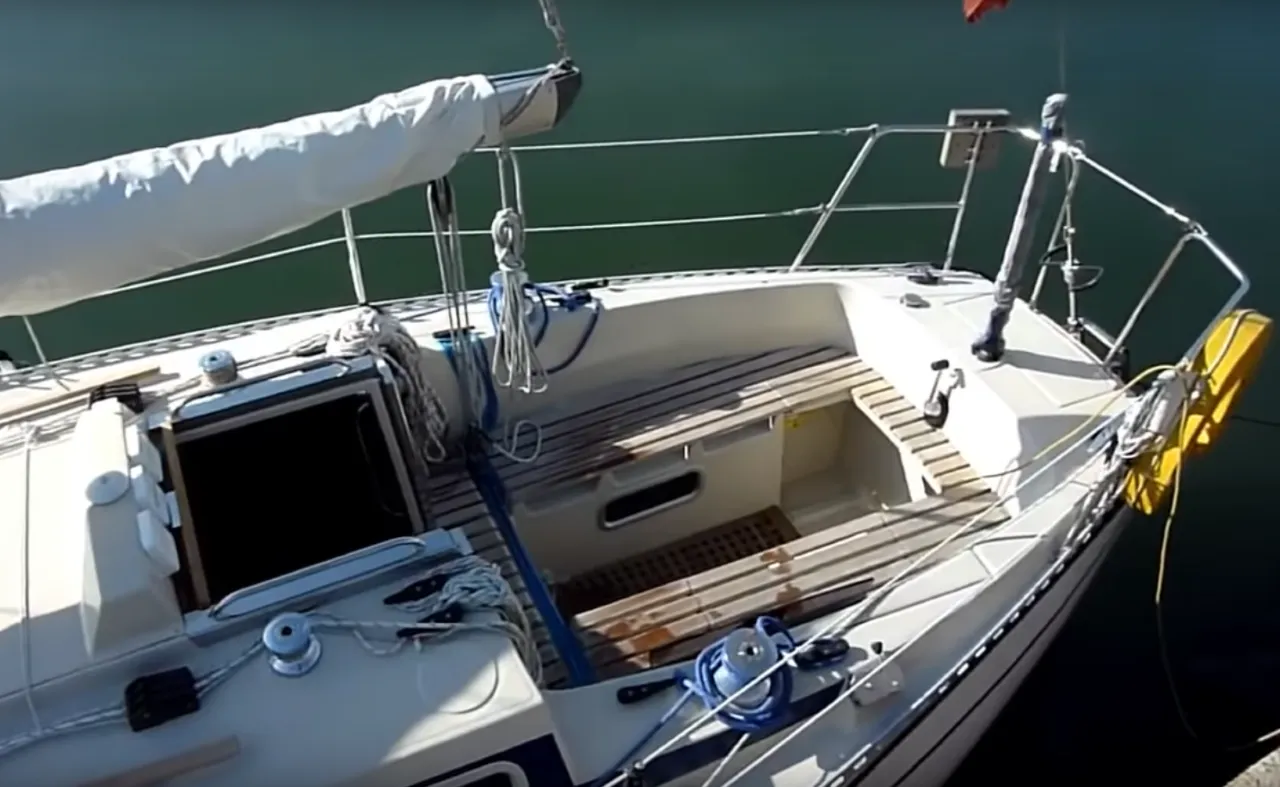 Charter a 8.53m Sailing Yacht in Los Angeles