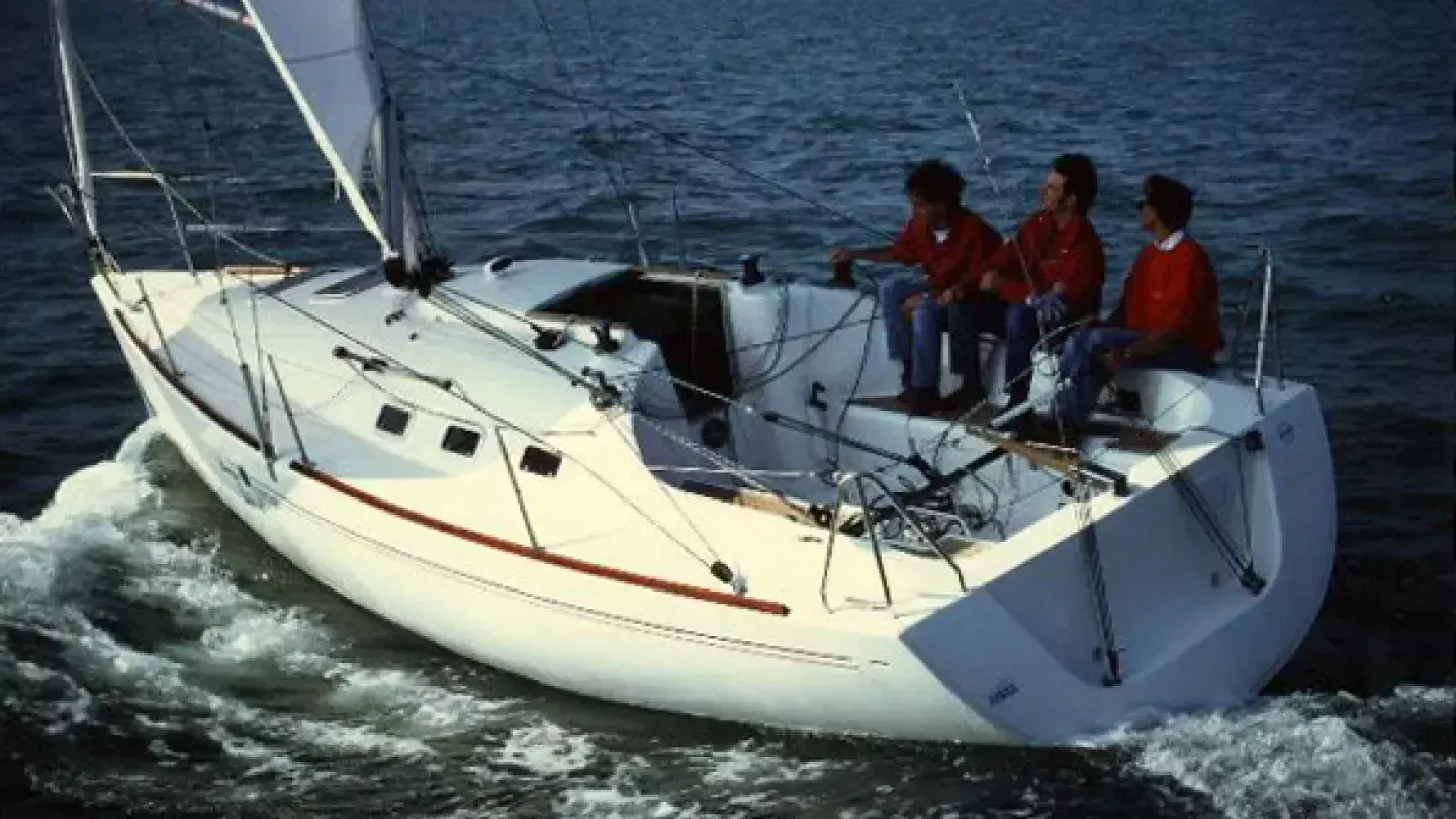 Charter a 9.05m Boat in Brest