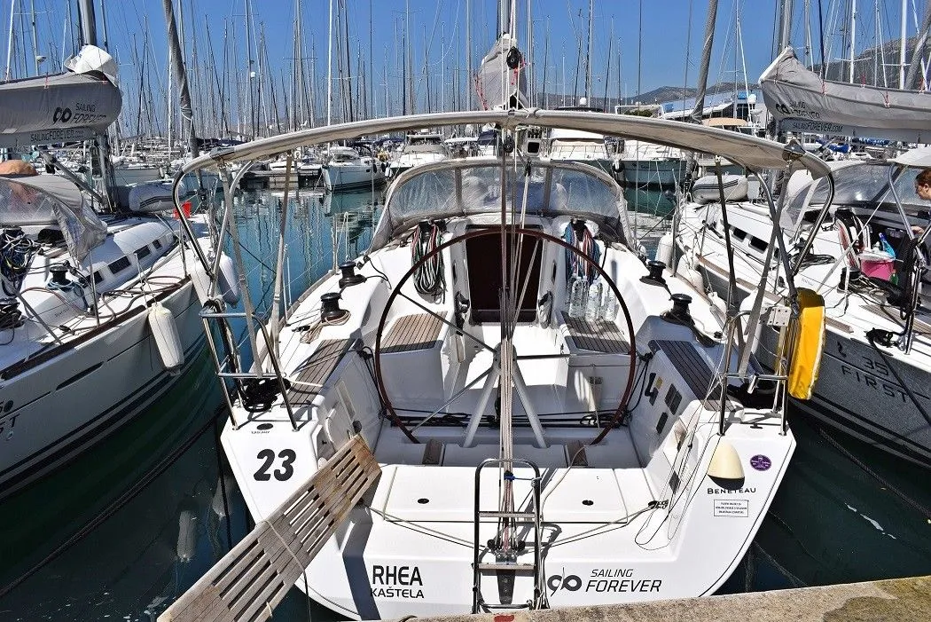 Boat - Rent a 10.85m Sailing Yacht in Pula