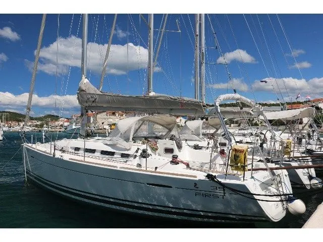 10.85m Jezera Boat Hire