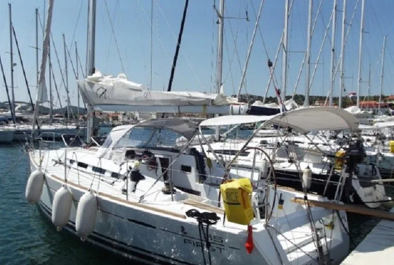 10.85m Jezera Boat Hire