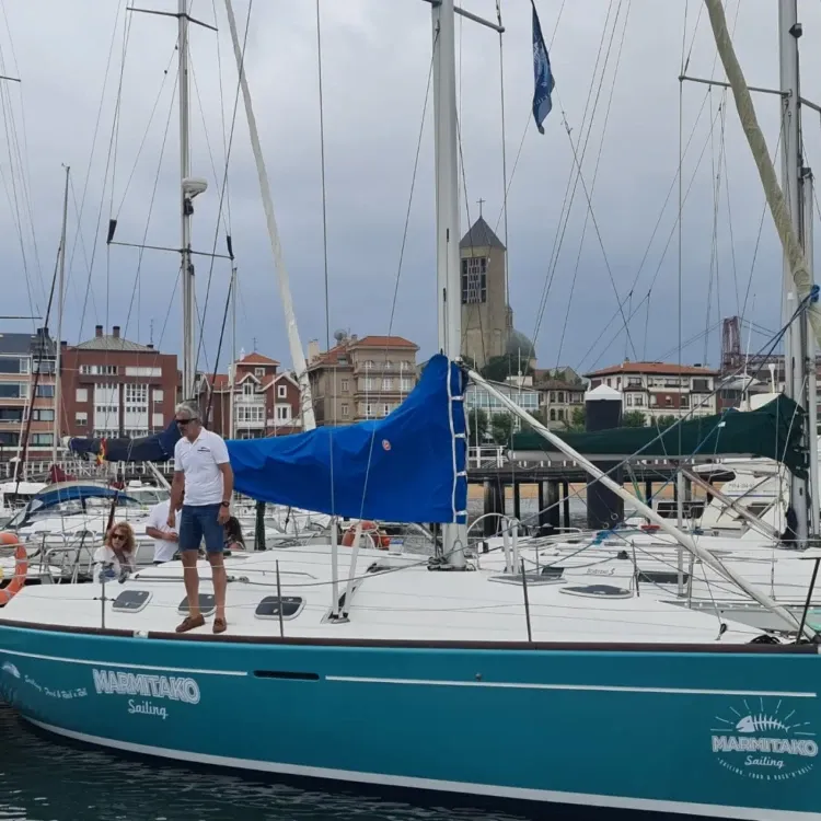 Usito Zuria Charter Boat