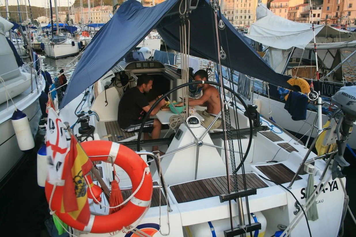 Charter a 10.9m Sailing Yacht Beneteau First 36.7 in Mahón