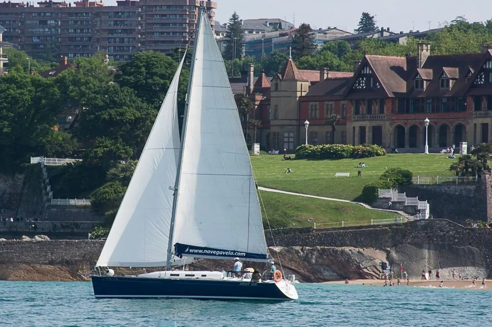Charter a 11.99m 3 Cabin Sailing Yacht in Hondarribia