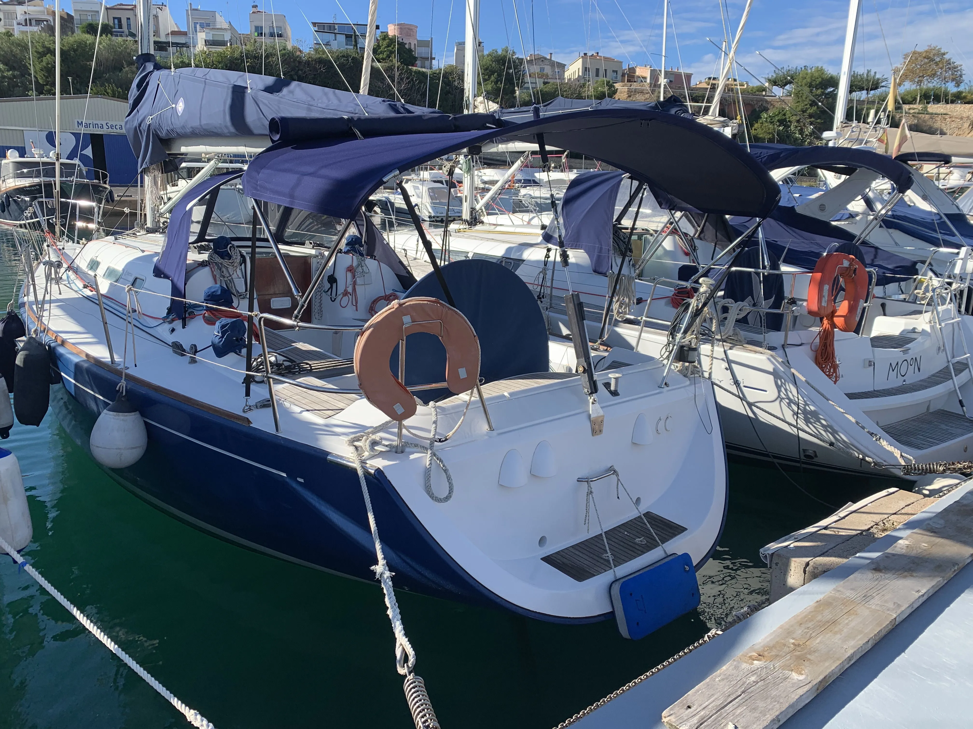 L'ultim ris 3 Charter Boat