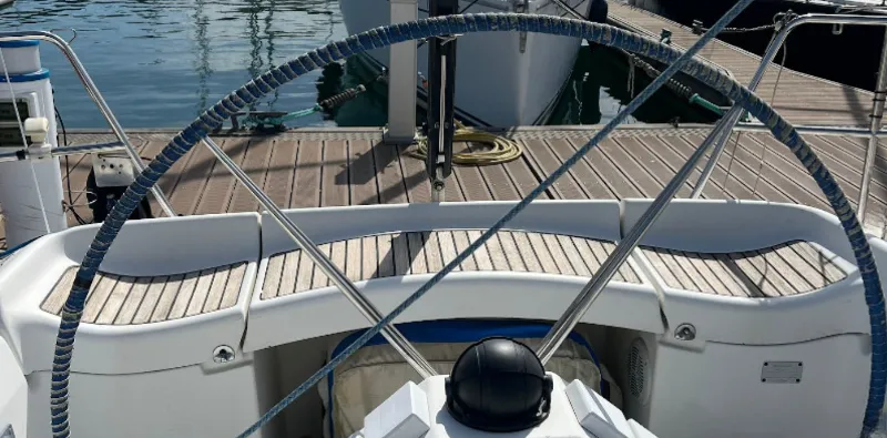 Uso Vuela Charter Boat