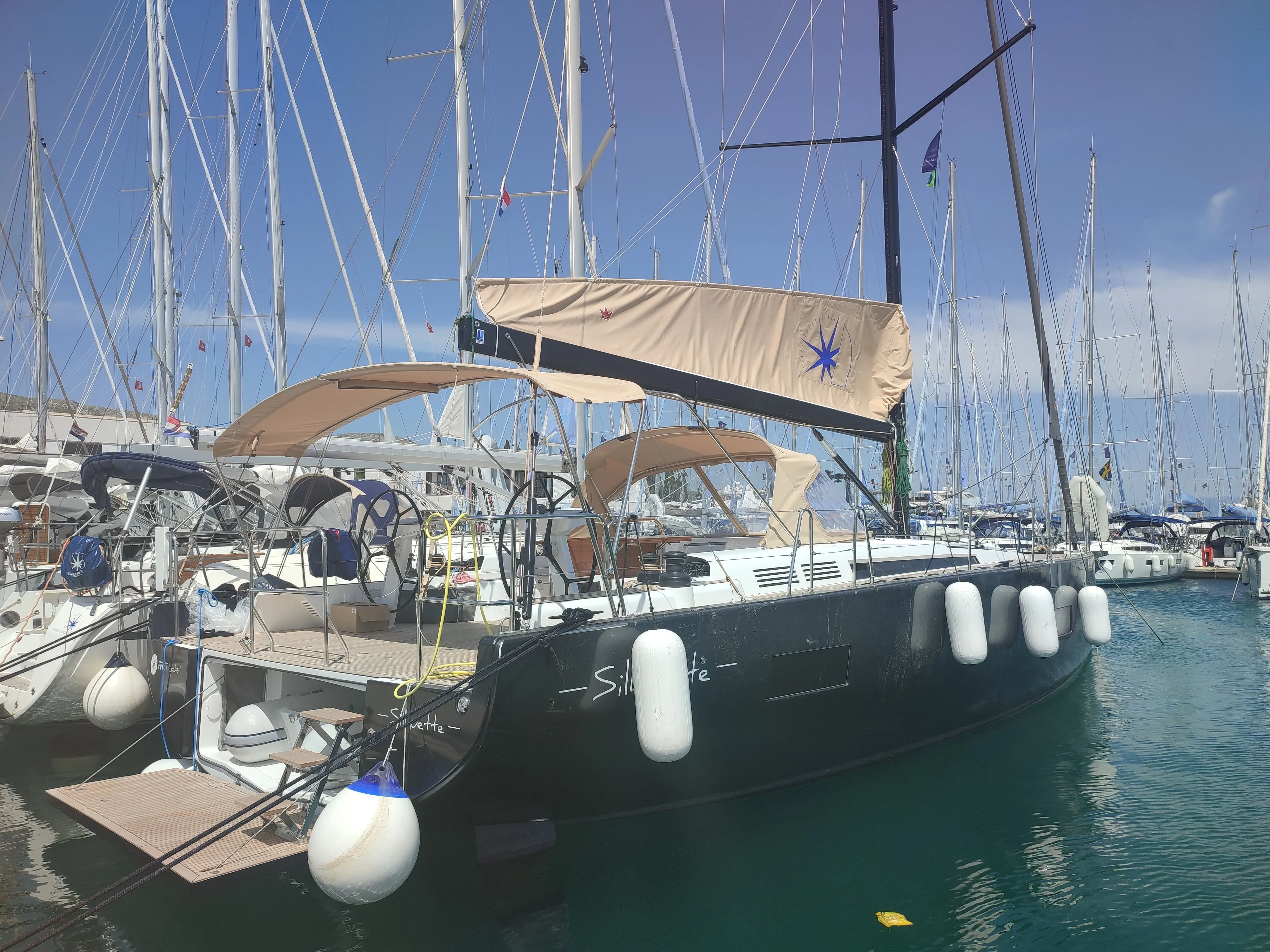 Silhouette Charterboot - 4