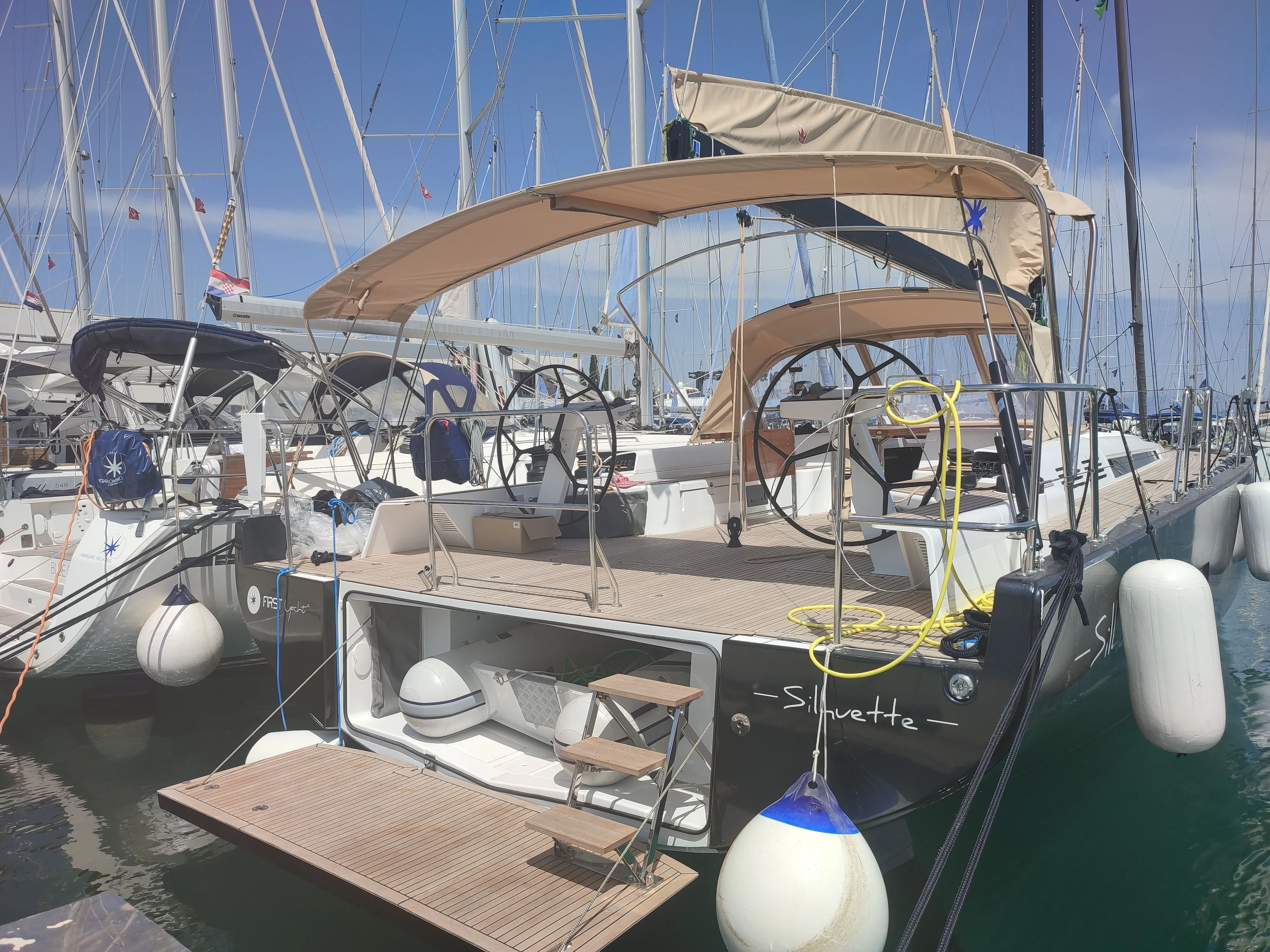 Silhouette Charterboot - 3