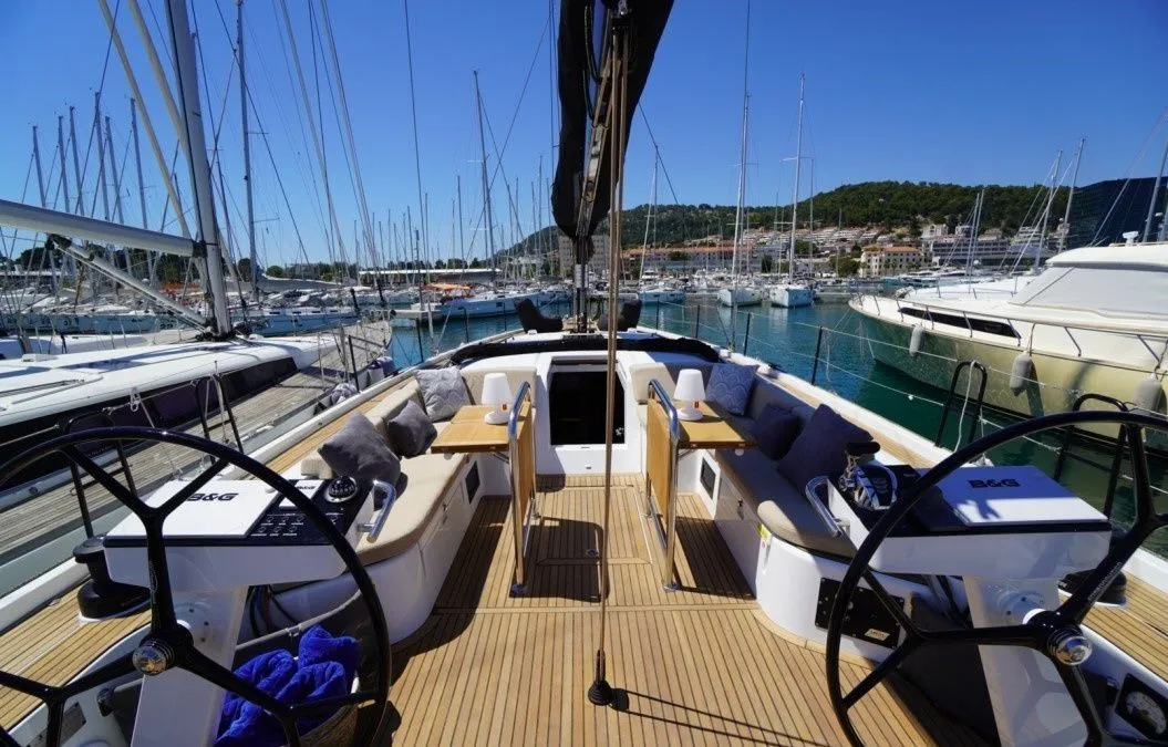 Zenith Charterboot - 5