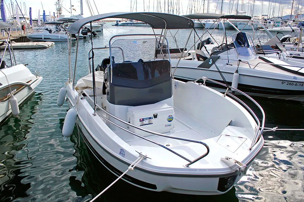 Rent a 5.5m Motor Boat in Cambrils