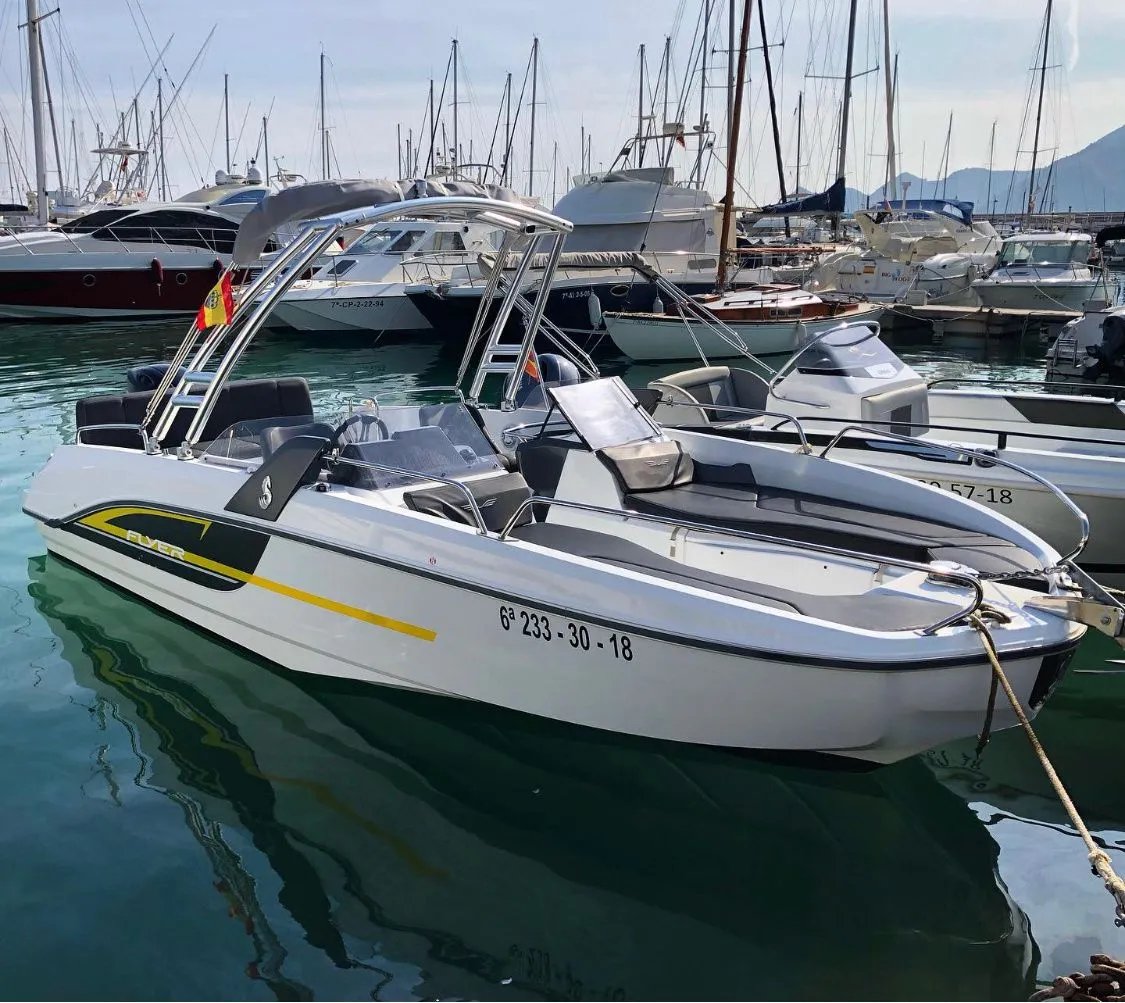 Rent a 6.8m Motor Boat Beneteau Flyer 6.6 in Altea