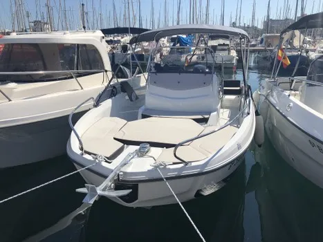 Rent a 6.43m Motor Boat Beneteau Flyer 6.6 Spacedeck in Barcelona