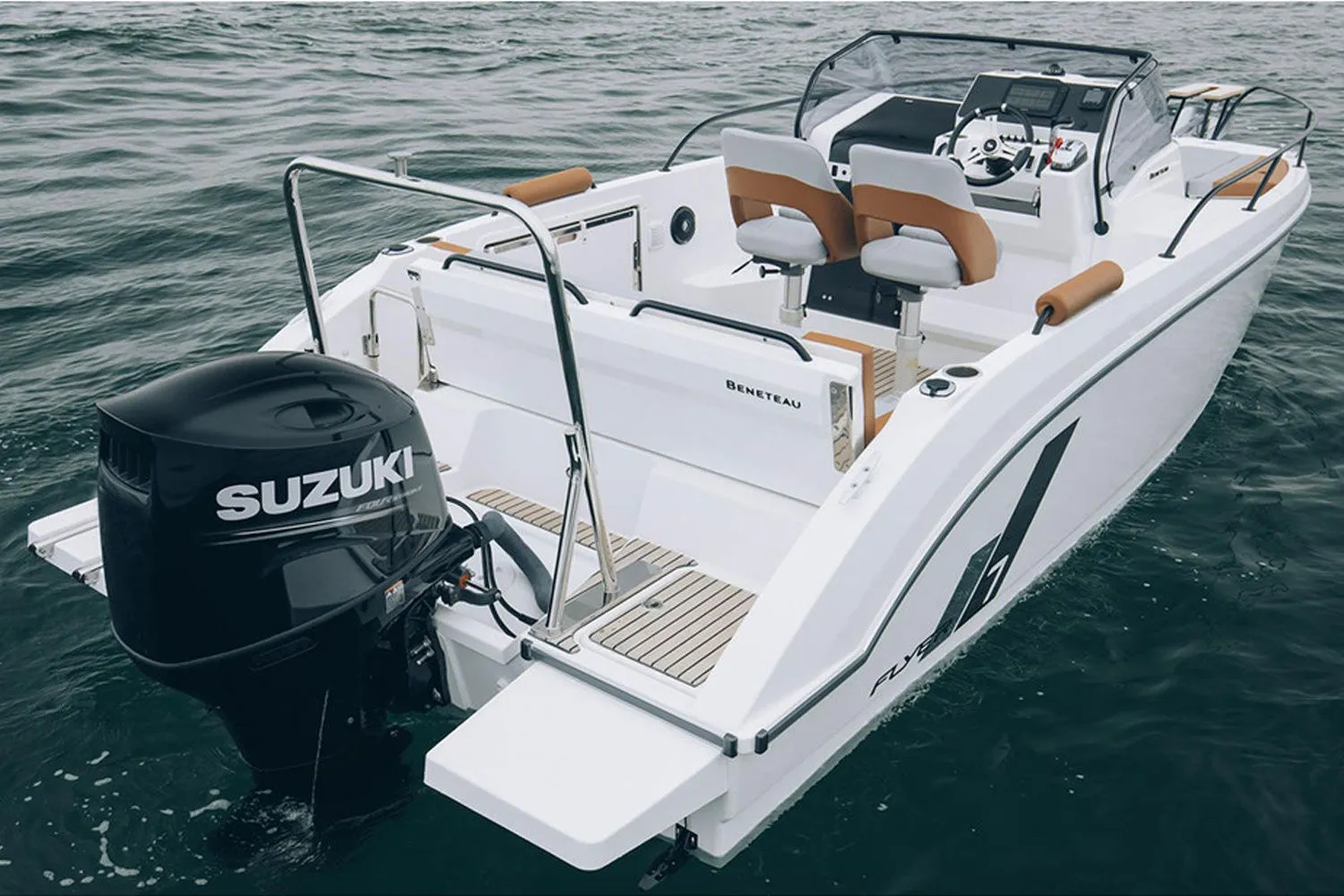 Explore Palamos on a 7.26m Rental Beneteau Flyer 7