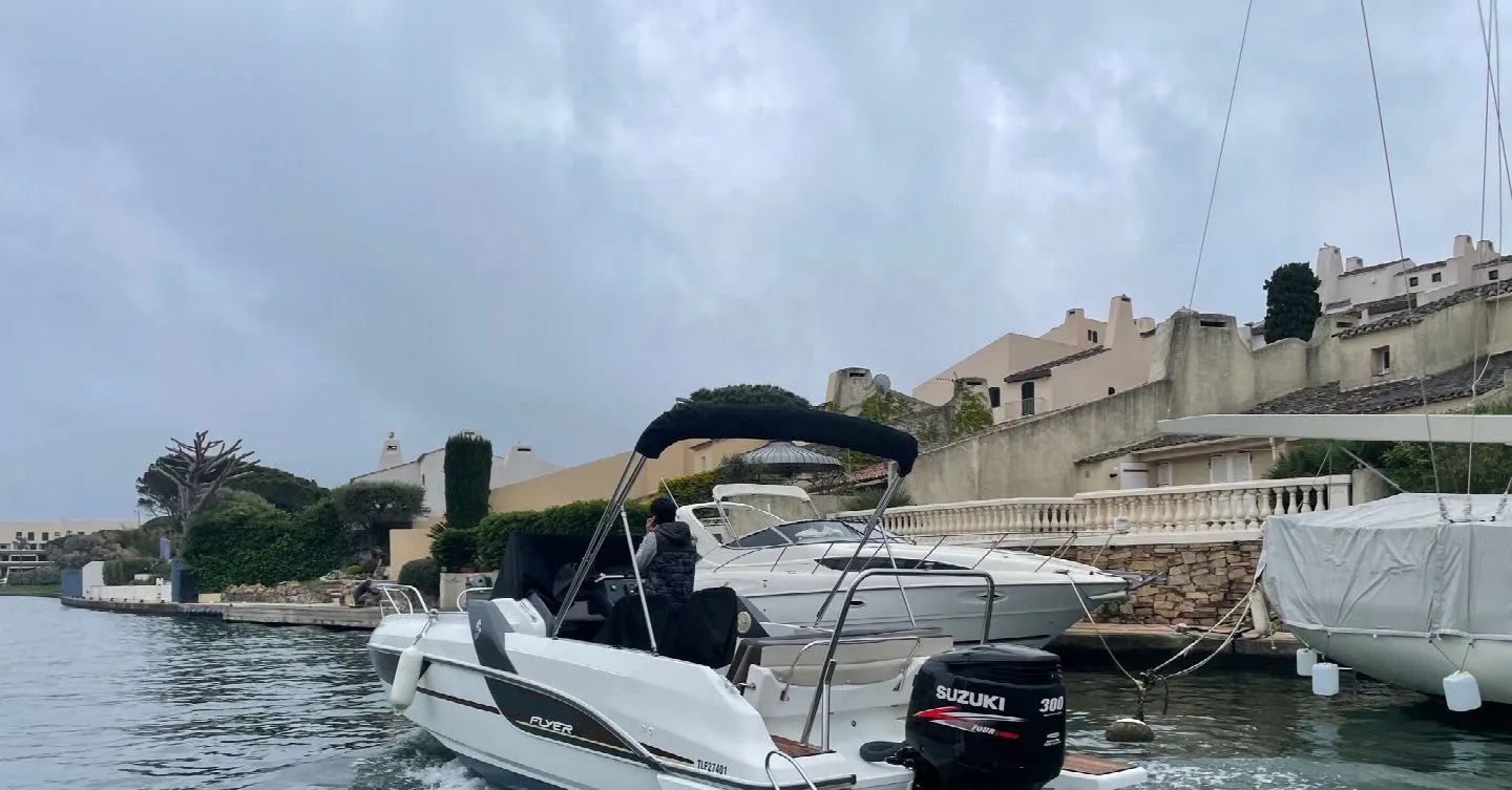 Explore Cogolin on a 7.64m Rental Motor Boat
