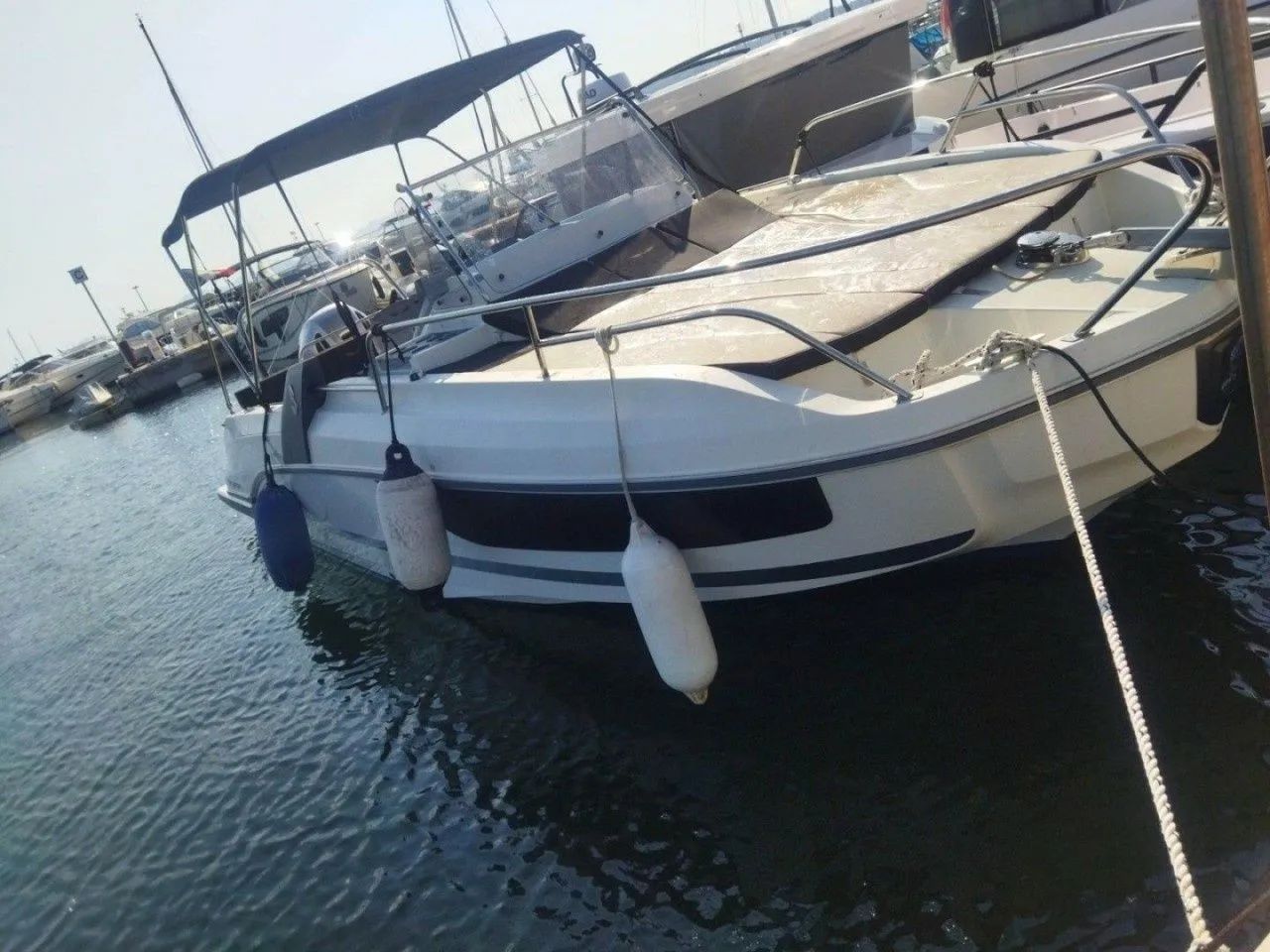 Rent a 7.6m Beneteau Flyer 7.7 Motor Boat in Cannes