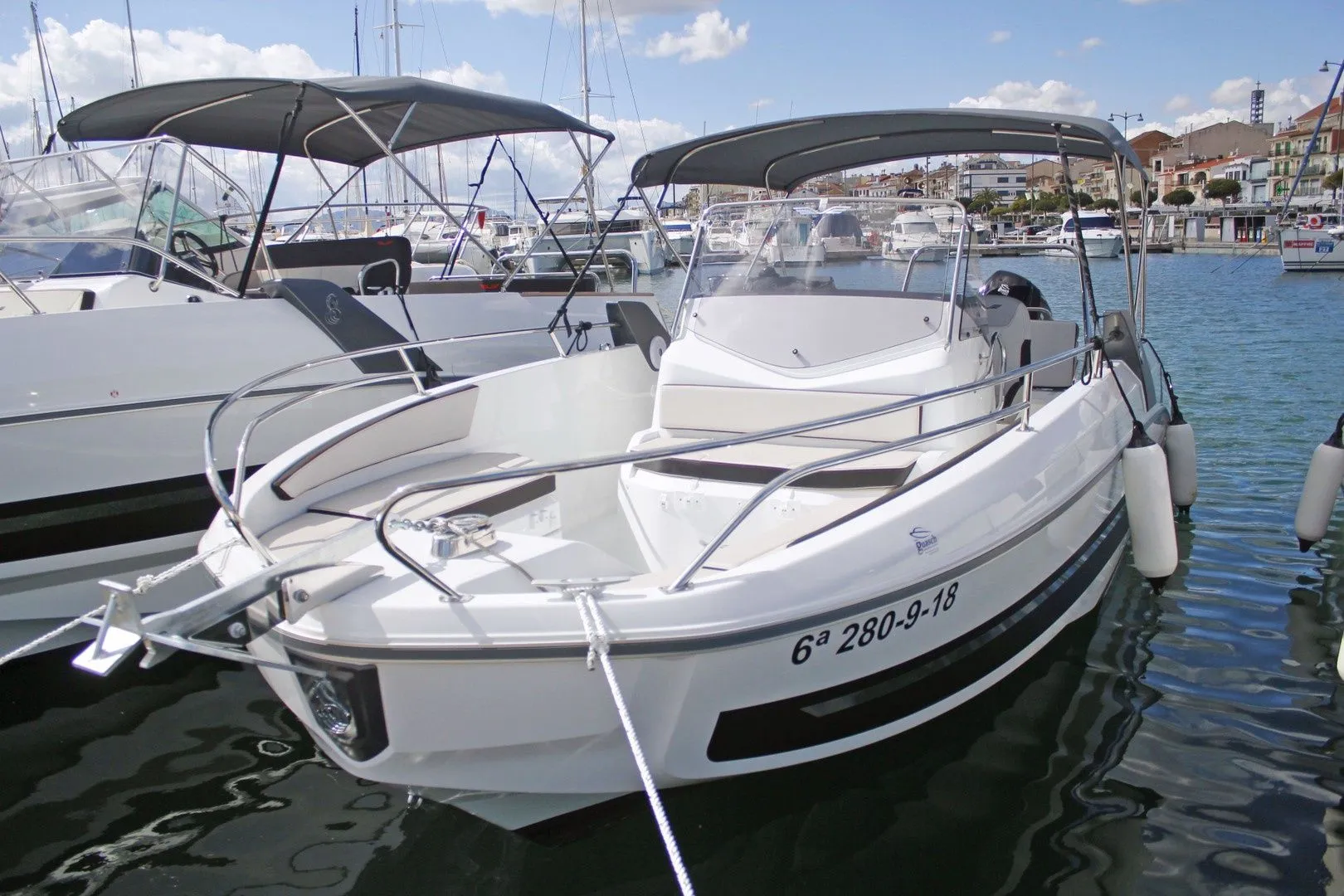 Rent a 7.6m Motor Boat in Cambrils