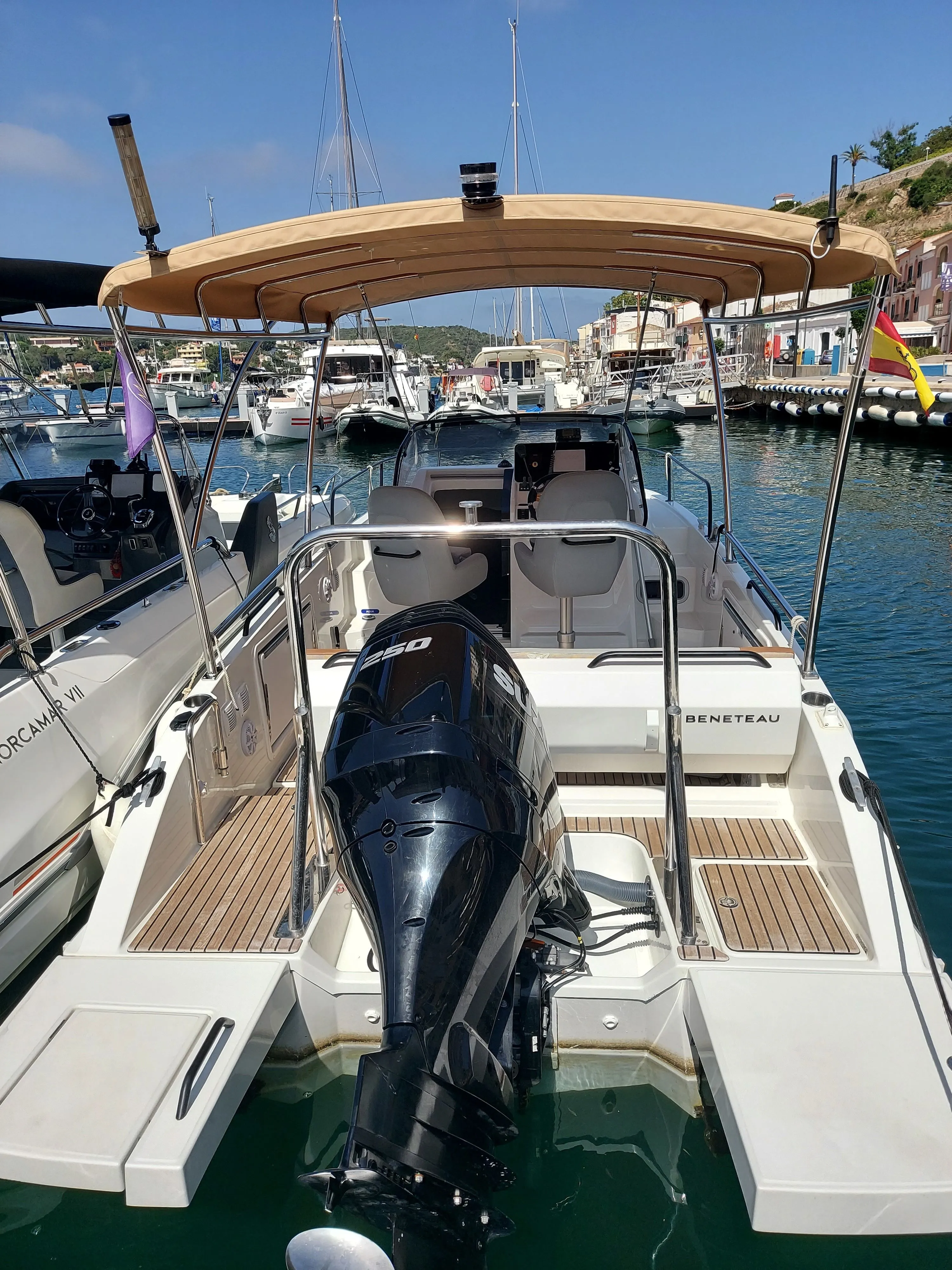 Explore Mahón on a 8.1m Rental Beneteau Flyer 8