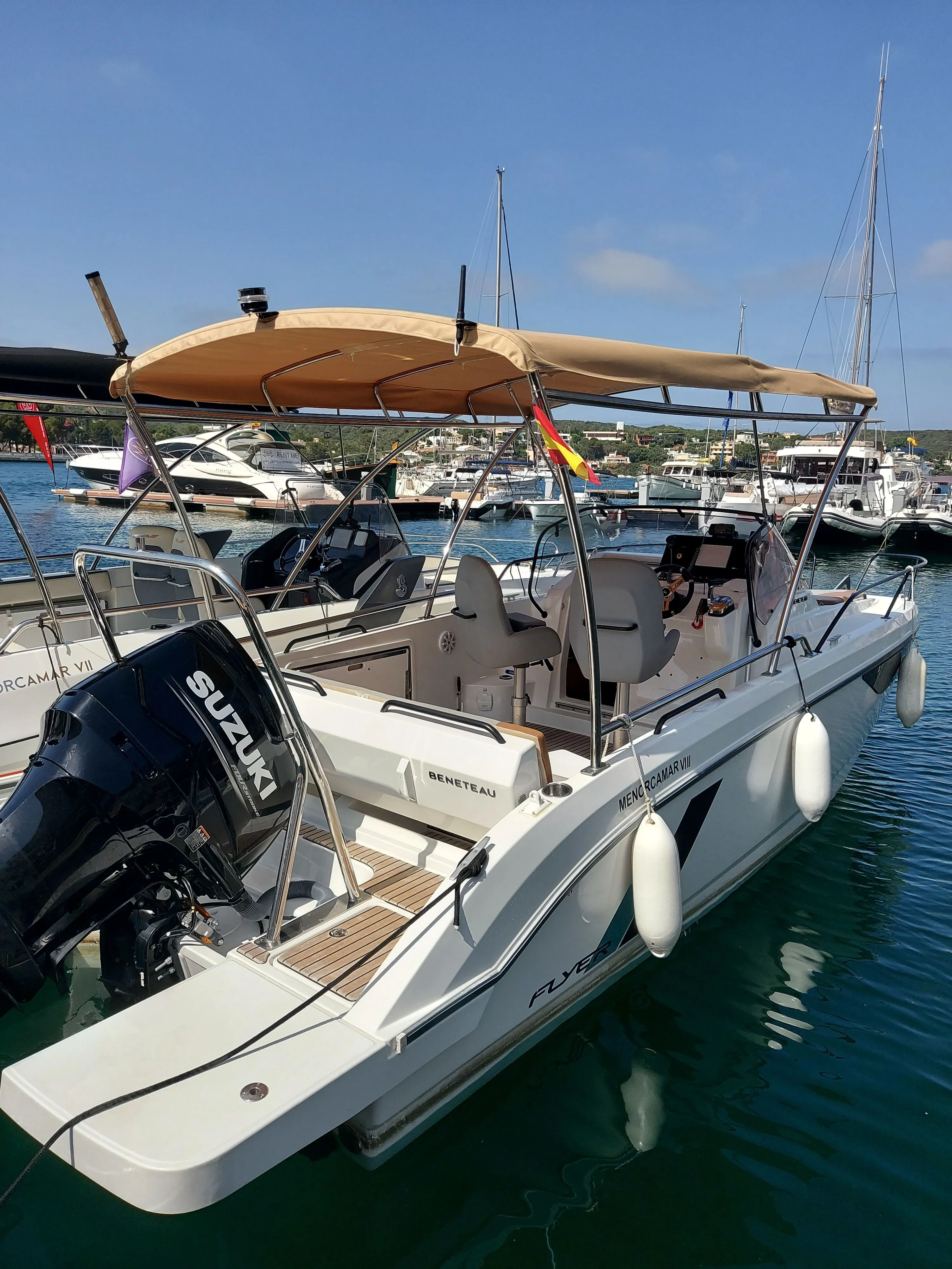 Explore Mahón on a 8.1m Rental Beneteau Flyer 8