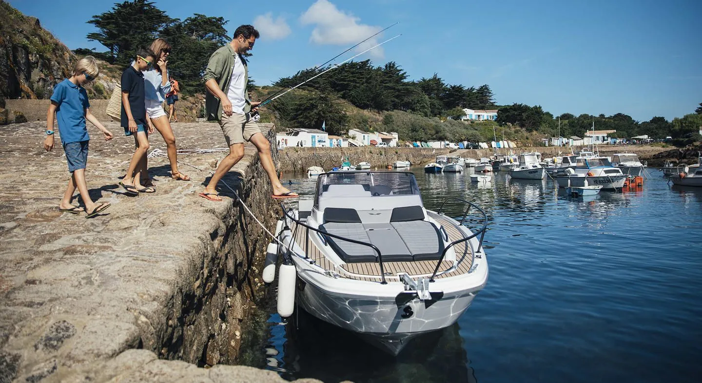 Rent a 6.96m Boat in Bandol