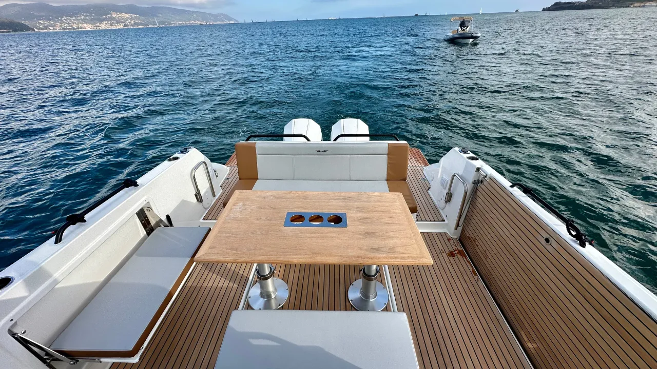 Flyer 9 Charter Boat
