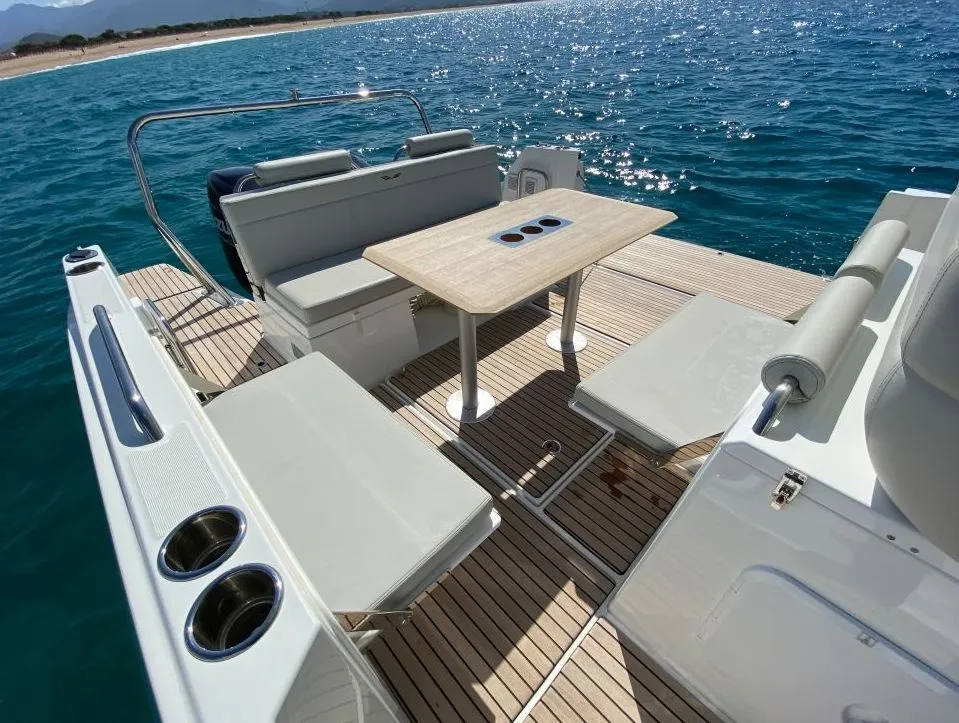 Rent a 9.1m Motor Boat in Ajaccio